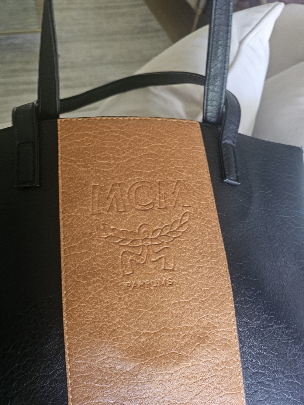 MCM Parfums Black & Tan  Tote Bag GWP - Picture 4 of 6